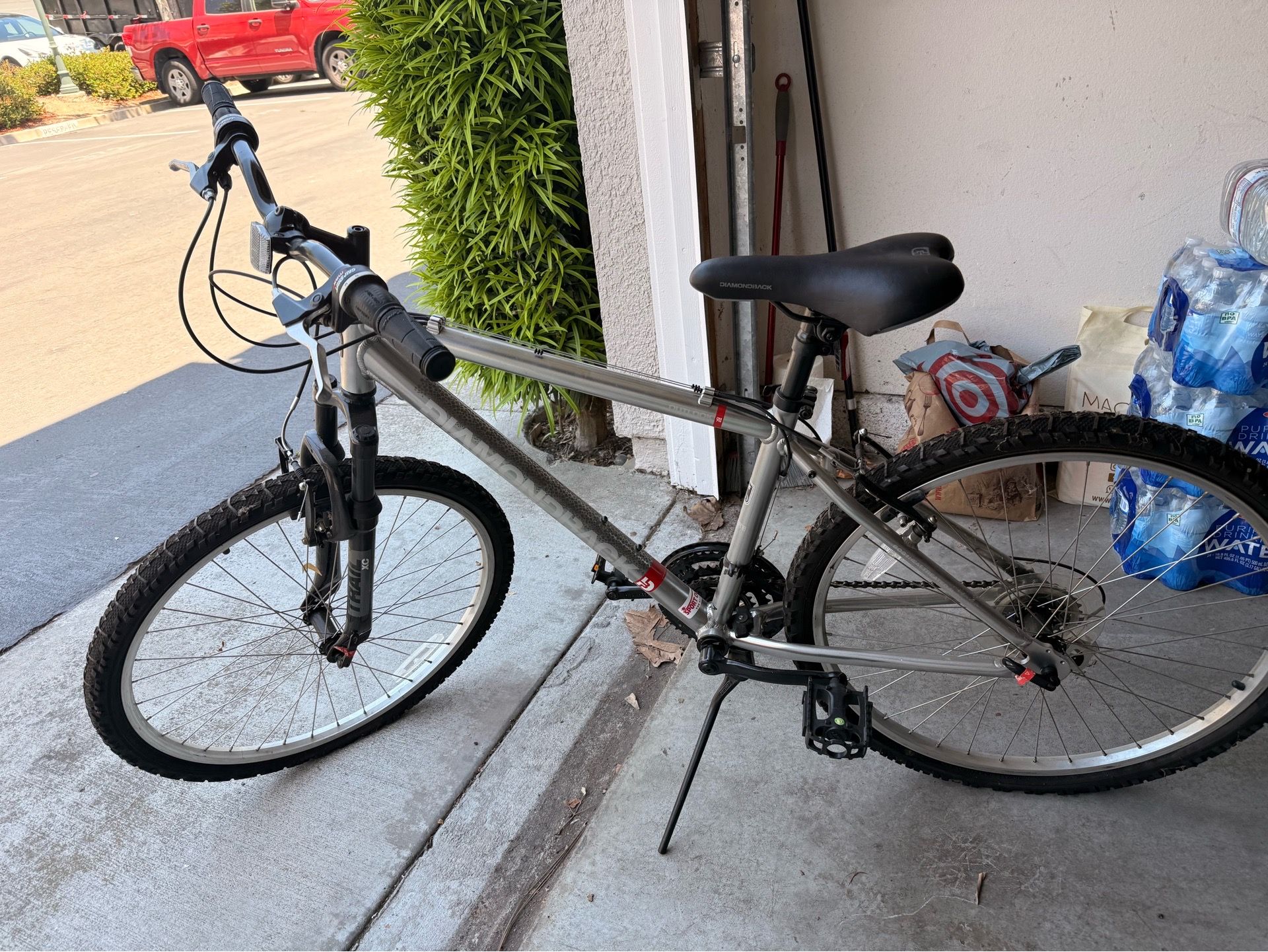 MOUNTAIN BIKE