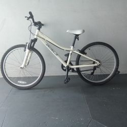 BICYCLE SPECIALIZED 7 SPEED SIZE 24 BRAND NEW 