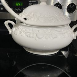 White Pottery Soup Tureen And Ladle