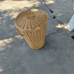 Whicker Basket / Hamper