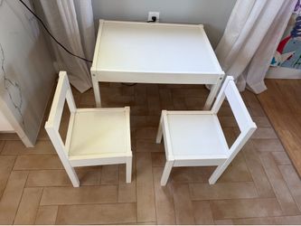 Kid Table and Two Chairs