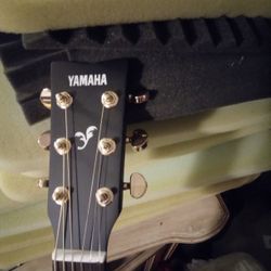 Yamaha Acoustic Electric Guitar 