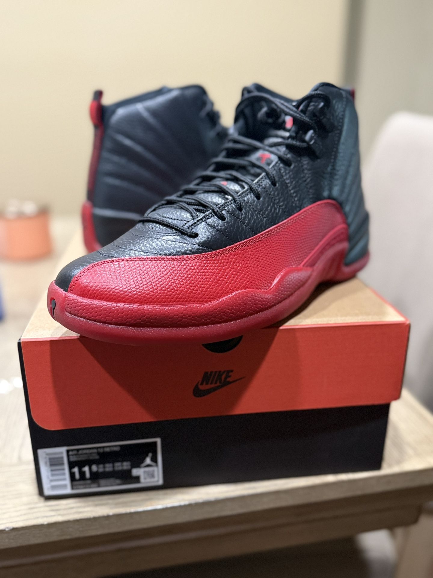 Air jordan 12 Retro Flu Game Size 11.5