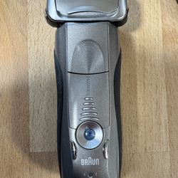 Braun Electric Razor Series 7 Cleaning Station