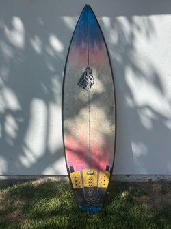 5’7 surfboard