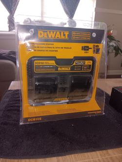 DeWalt Jobsite Charging Station (Model DCB102