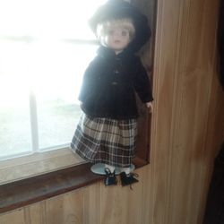 Porcelain Doll Vintage 
