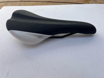 Cannondale Comfort XC Chromoly Bike Seat Saddle Black/White New!