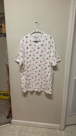 Celebrate It Men’s Unisex 2XL Picnic Food Shirt Hot Dog Hamburger Pretzel French Fries Corn Dog Mustard Ketchup