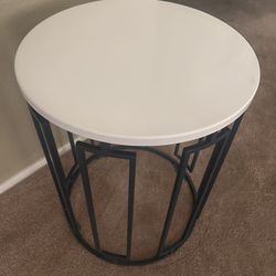 Corner Table