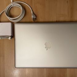 Apple MacBook (2009) Laptop 
