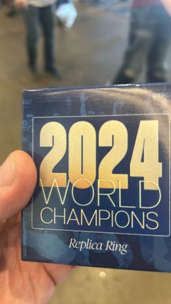  Dodgers   Tescor Hernandez #37 World Seriesring  Trade