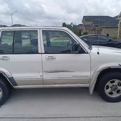 1999 Isuzu Trooper