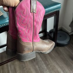 Girls Size 8 Ariat Boots 