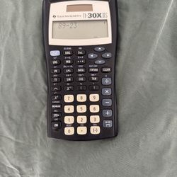 Calculator TI-30XIIS