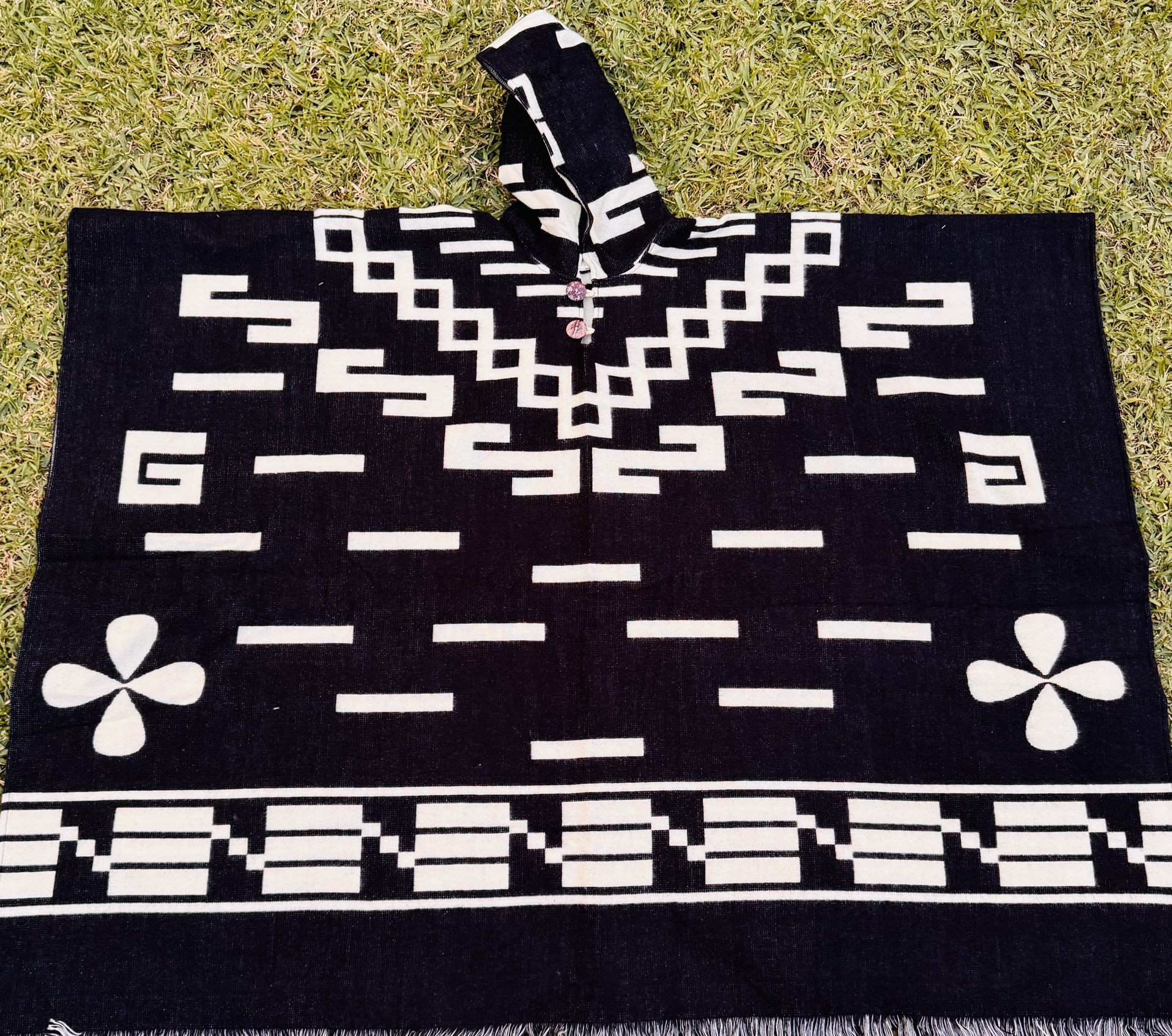 Handcrafted Alpaca Poncho, Unisex, One Size, Lightweight, Machine Washable. 