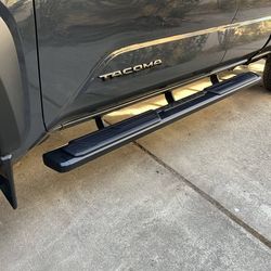 2024 2025 2026 toyota Tacoma oem side steps.