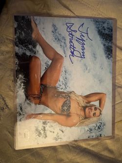 WWE Tiffany Stratton Autograph