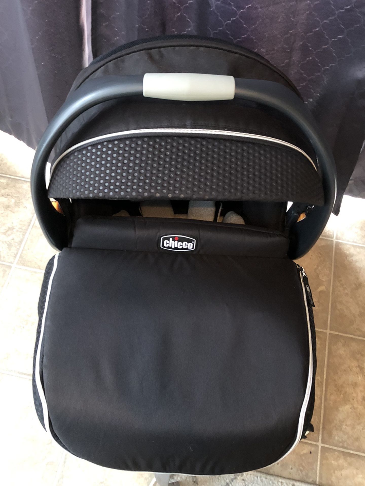 Chicco keyfit 30 car seat with Base(best Offer)