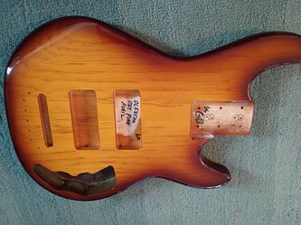G&L L2500 Pine Body in new mint condition