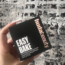 Huda Beauty Powder 