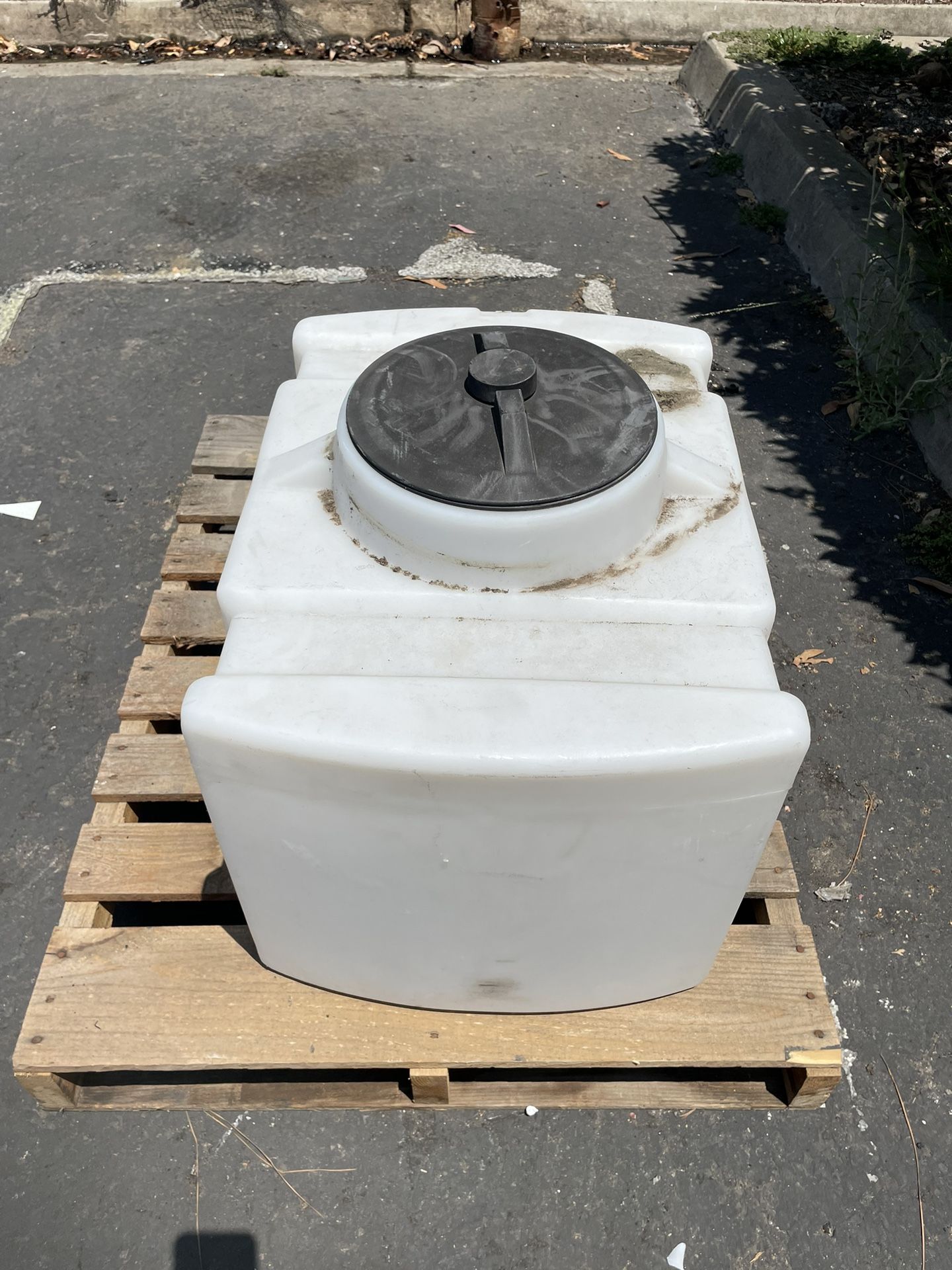 26 Gallon Water Tank