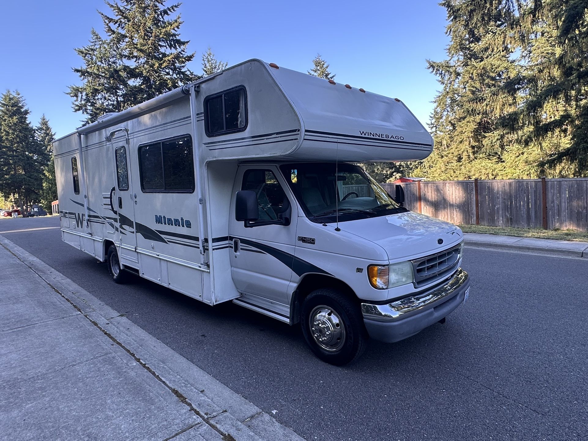 2003 Winnebago Mini Winnie class C