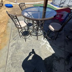 Patio Table And Chairs 
