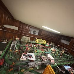 Custom Lionel Train Layout Table – Complete Setup (No Trains)