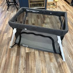 Guava Lotus Travel Crib + Sun Shade + Extra Sheet