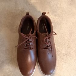 Men’s dress shoes