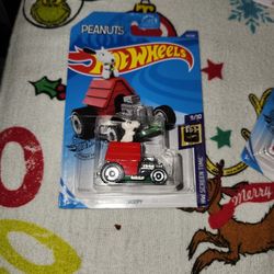 Hot Wheels Peanuts Snoopy