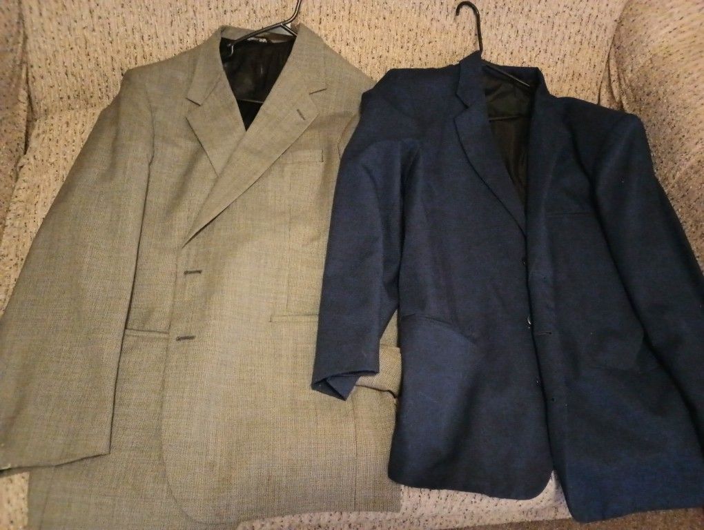 Men's Suits Good Condition Size Xlarge $10.00 Each