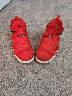 1y Labron James Basketball Shoes