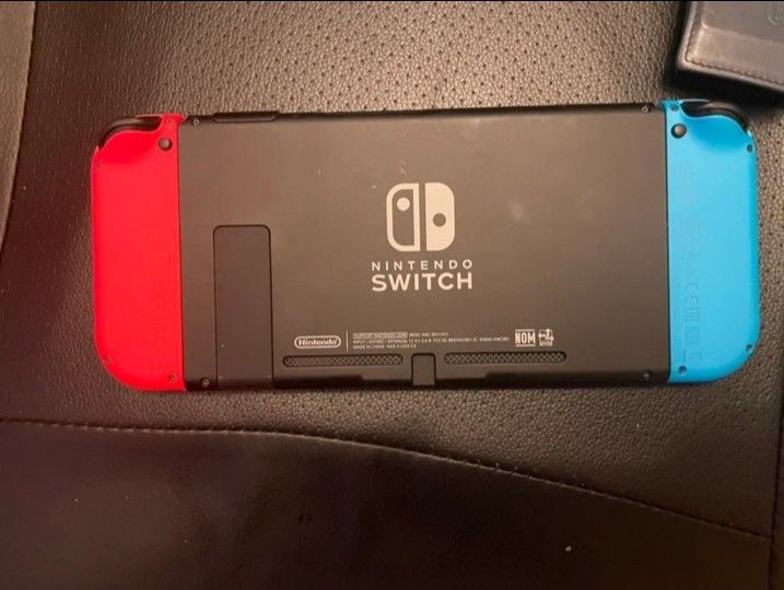 Nintendo Switch 