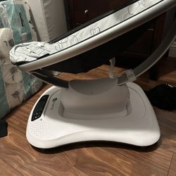 Baby Swing 4 Moms Mamaroo