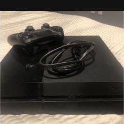 Play Station 4 Comes With A Game 500GB Pickup Only Excellent Condition