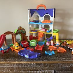Nora Dollhouse And Accessories