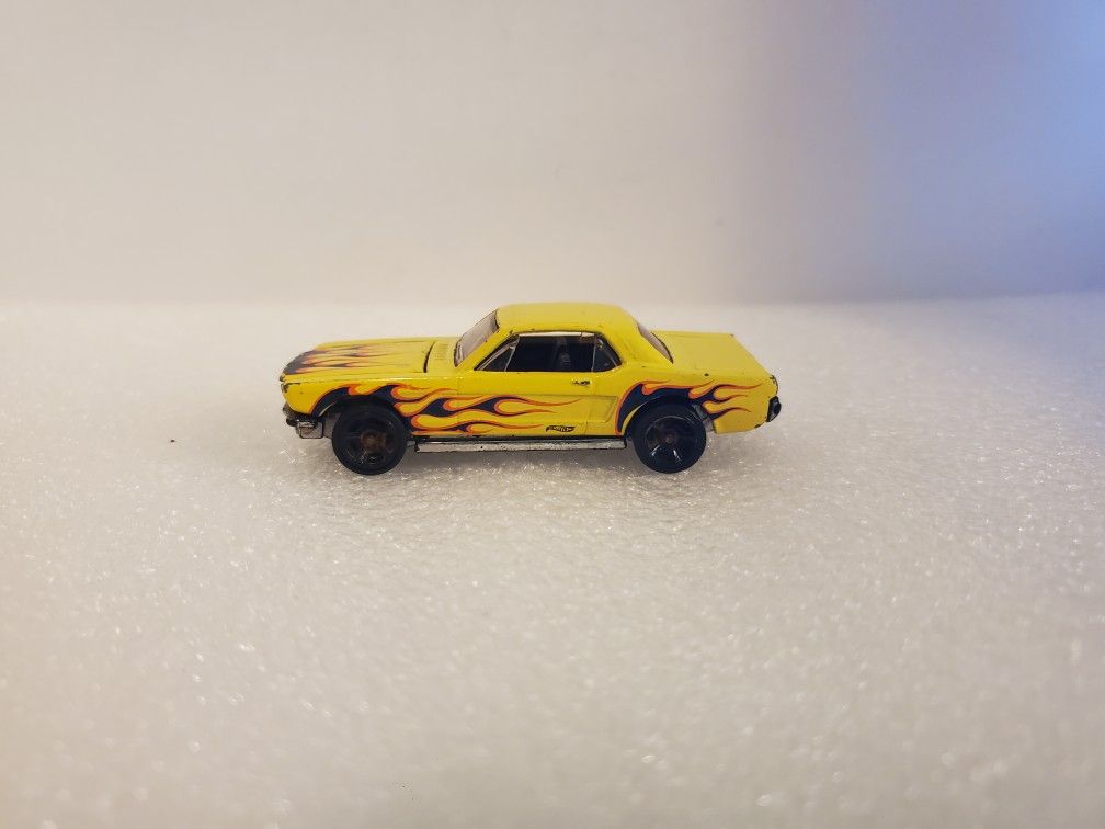 Retro Hot Wheels 1983 Mustang Yellow Flames Hood Opens Vintage