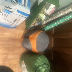 Coleman 4 person tent and 2 sleeping bags 