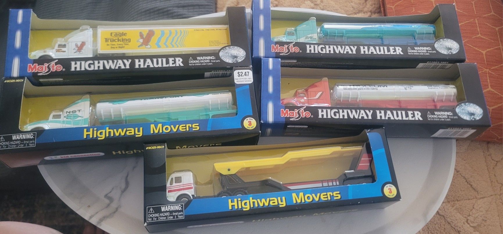Maisto HIGHWAY movers Lot Of 5 Commercial Big Rigss