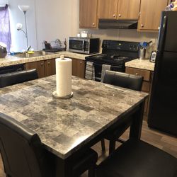 Dinning Table With Chairs 