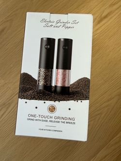 Electric Salt and Pepper Grinder Set