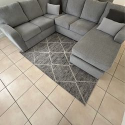 Sectional sofa like new