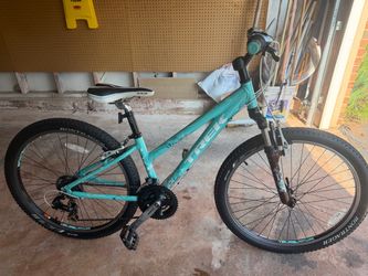 Trek bike 26” frame 13”