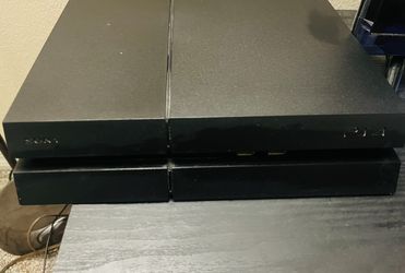 PS4 With 3 Controllers