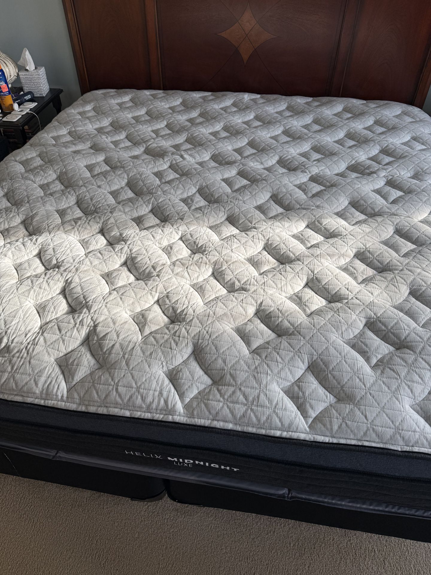 Open box Sealy hybrid king size mattress. $500. Will deliver for a fee.