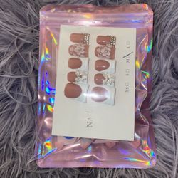 🎀 “Bow Baby” Press-On Nails – Medium Length ✨