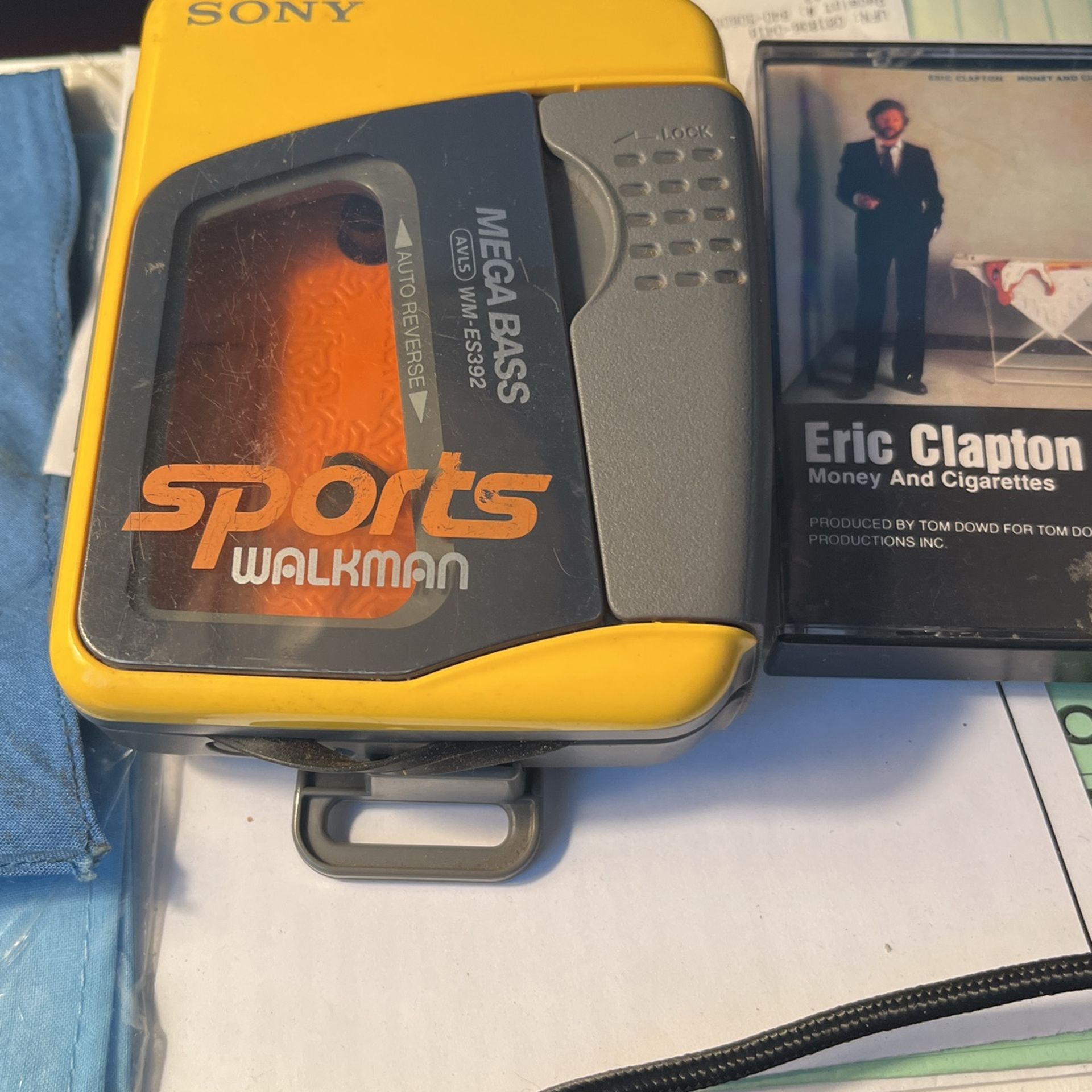 SONY SPORTS WALKMAN-Tested Working