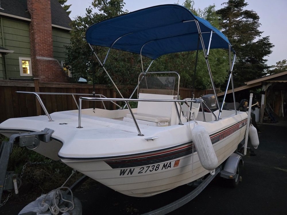 Rare 16ft Livingston "Warrior" Center Console Catamaran 